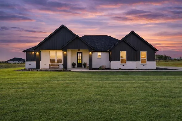 $500,000 | 100 Buddy Court, Millsap, TX 76066