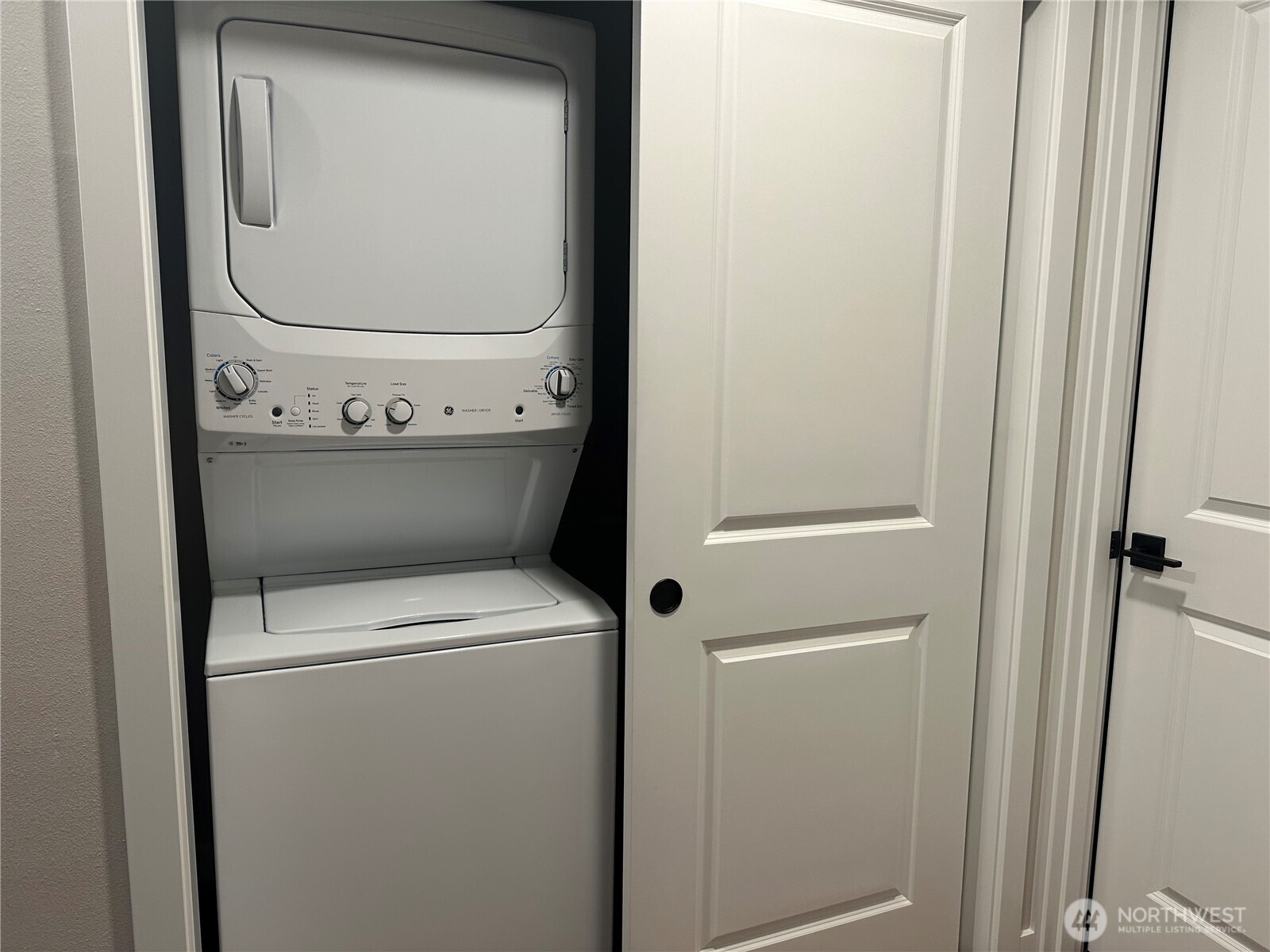 125 Foxglove Terrace Longview, WA 98632 - Photo 15 of 20 a utility room with dryer and washer