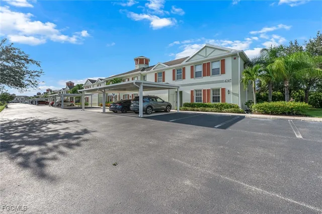 $229,900 | 4247 Liron Avenue, Unit 104, Fort Myers, FL 33916