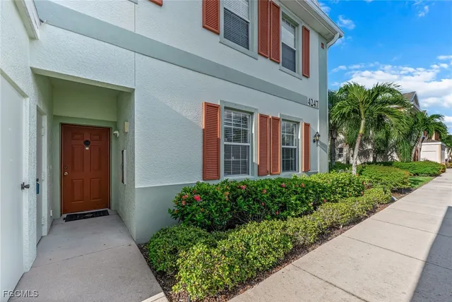 $229,900 | 4247 Liron Avenue, Unit 104, Fort Myers, FL 33916