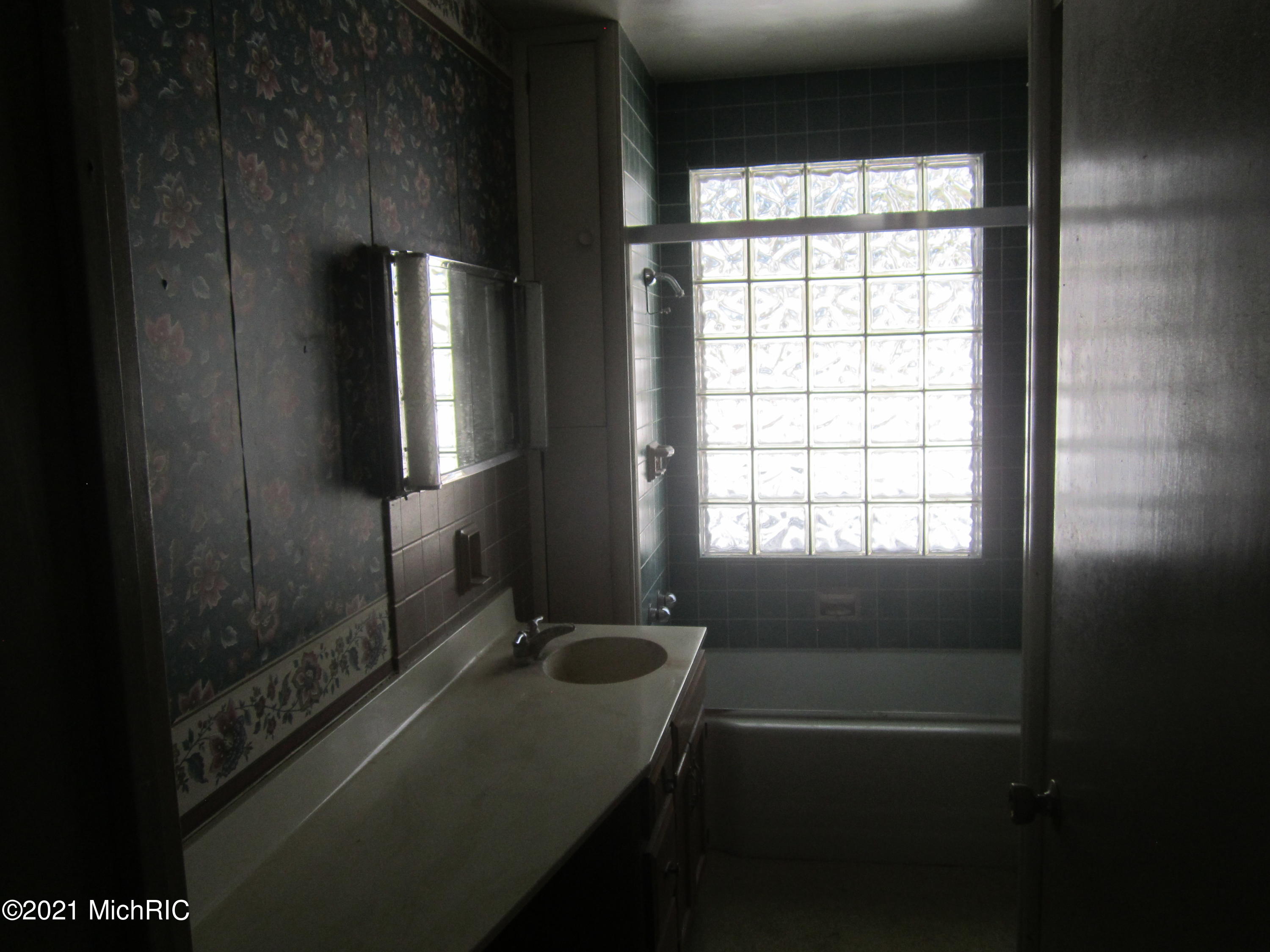 18022 Homer Road Marshall, MI 49068 - Photo 11 of 31 IMG_9657