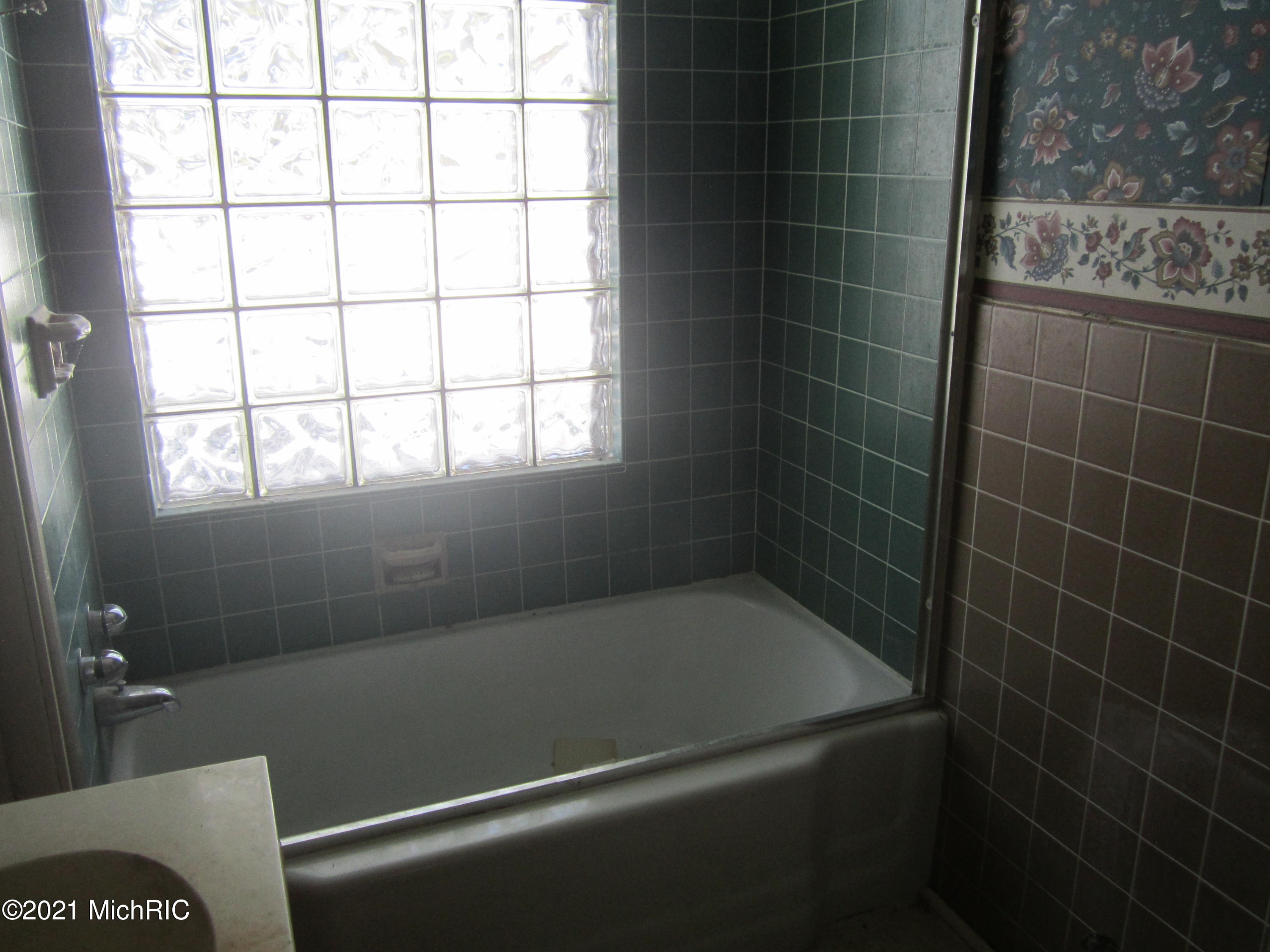 18022 Homer Road Marshall, MI 49068 - Photo 12 of 31 IMG_9658