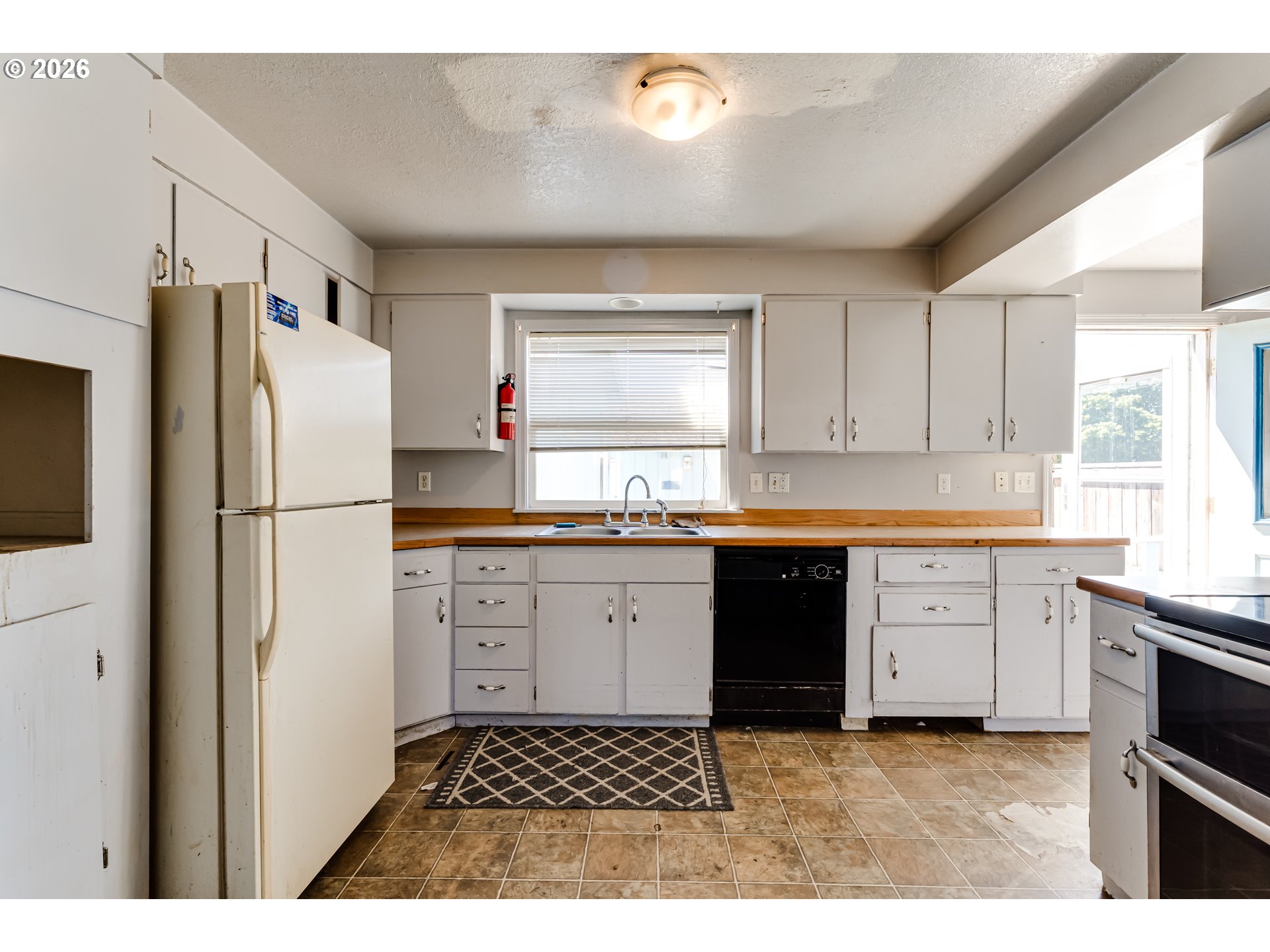 2996 River Road Eugene, OR 97404 - Photo 3 of 30 Gallery Image 3