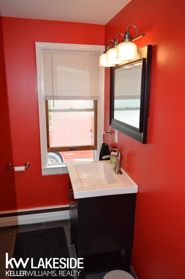 149 Minot Street Romeo, MI 48065 - Photo 18 of 30 Updated bathroom