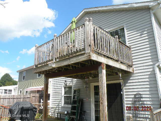 359 Manchester Road Schenectady, NY 12304 - Photo 4 of 30 DSCN0227