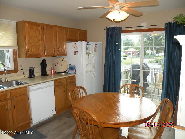 359 Manchester Road Schenectady, NY 12304 - Photo 6 of 30 DSCN0211