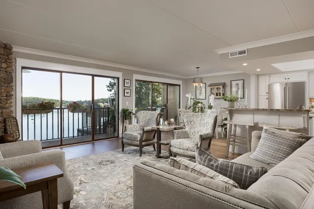 $489,750 | 4312 Lakeshore Lane, Unit 304, Chattanooga, TN 37415