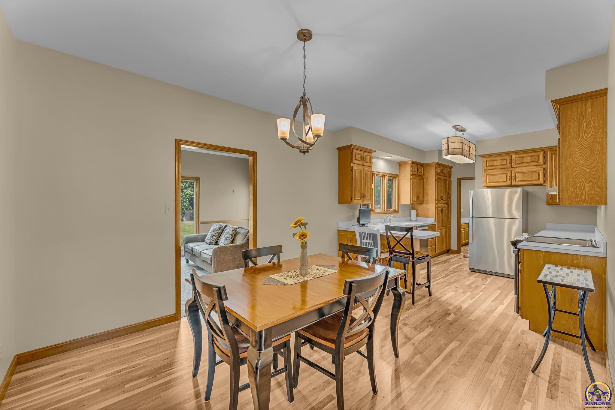 7628 Southwest 37th Street Topeka, KS 66614 - Photo 7 of 44