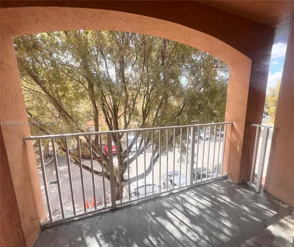 $2,400 | 17602 Northwest 25th Avenue, Unit 305, Miami Gardens, FL 33056