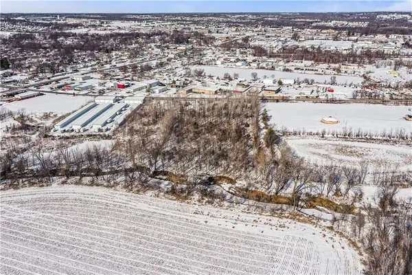 $450,000 | 211 Southeast Old Us 40 Highway, Grain Valley, MO 64029