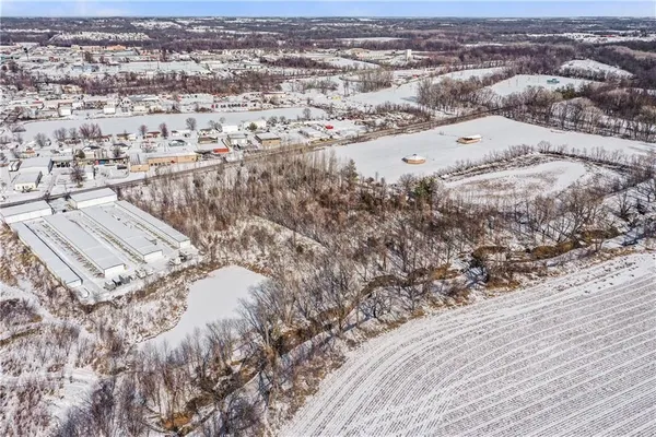 $450,000 | 211 Southeast Old Us 40 Highway, Grain Valley, MO 64029