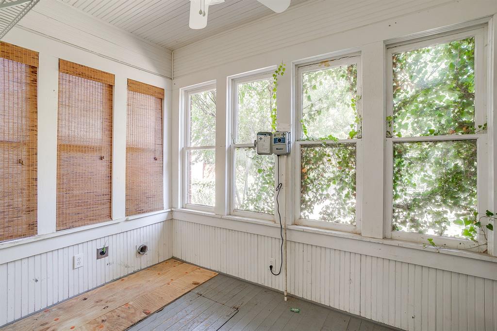 2312 Mistletoe Avenue Fort Worth, TX 76110 - Photo 38 of 40