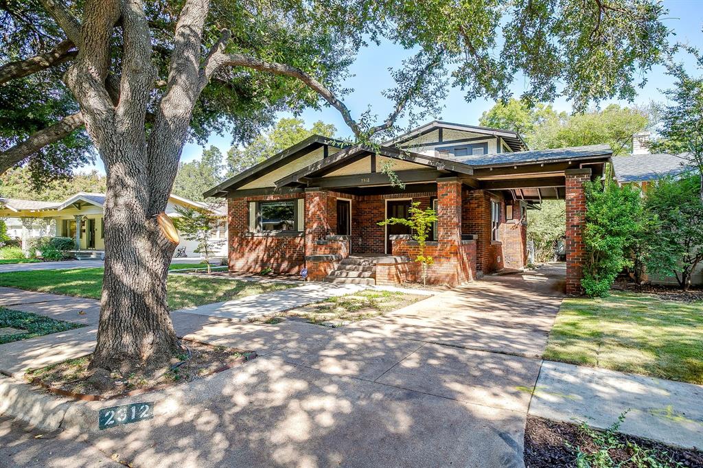 2312 Mistletoe Avenue Fort Worth, TX 76110 - Photo 4 of 40 a view of a house with backyard