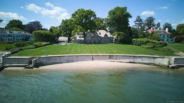 a view of a house with a big yard