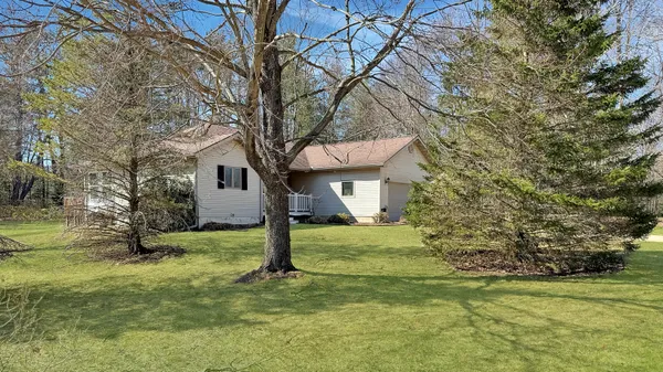$319,000 | 7986 Quarter Road, Cadillac, MI 49601