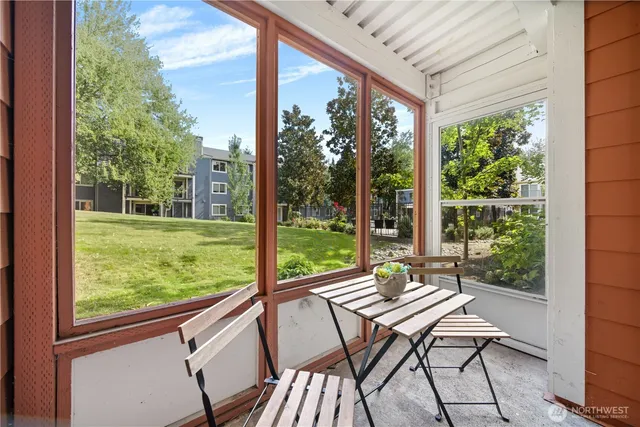 $446,500 | 12601 Southeast 41st Place, Unit C102, Bellevue, WA 98006