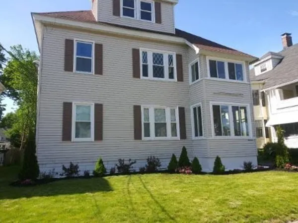 $1,825 | 13 King Street, Unit 2, Taunton, MA 02780