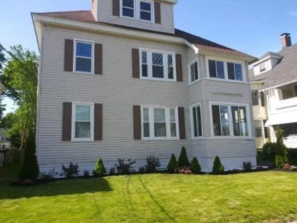 $1,825 | 13 King Street, Unit 2, Taunton, MA 02780