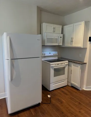 $1,825 | 13 King Street, Unit 2, Taunton, MA 02780