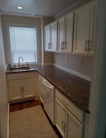 $1,825 | 13 King Street, Unit 2, Taunton, MA 02780