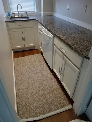 $1,825 | 13 King Street, Unit 2, Taunton, MA 02780