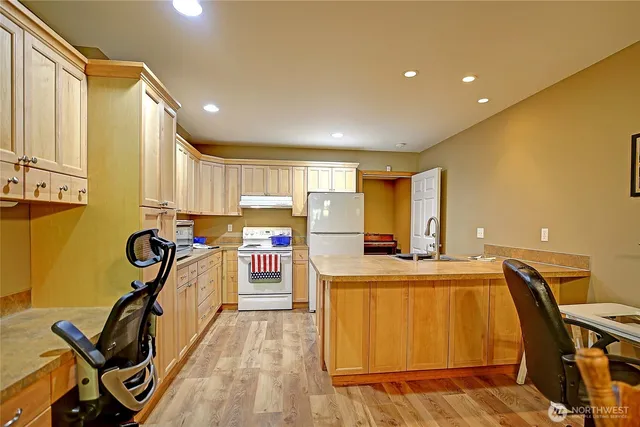 $1,200,000 | 628 North Sunset Drive, Camano Island, WA 98282