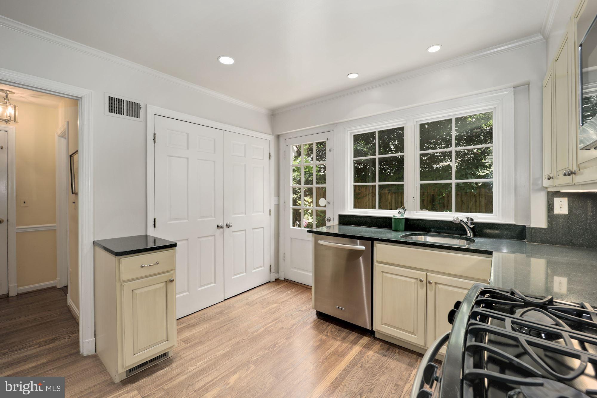 4403 Boxwood Road Bethesda, MD 20816 - Photo 12 of 54 Gallery Image 12