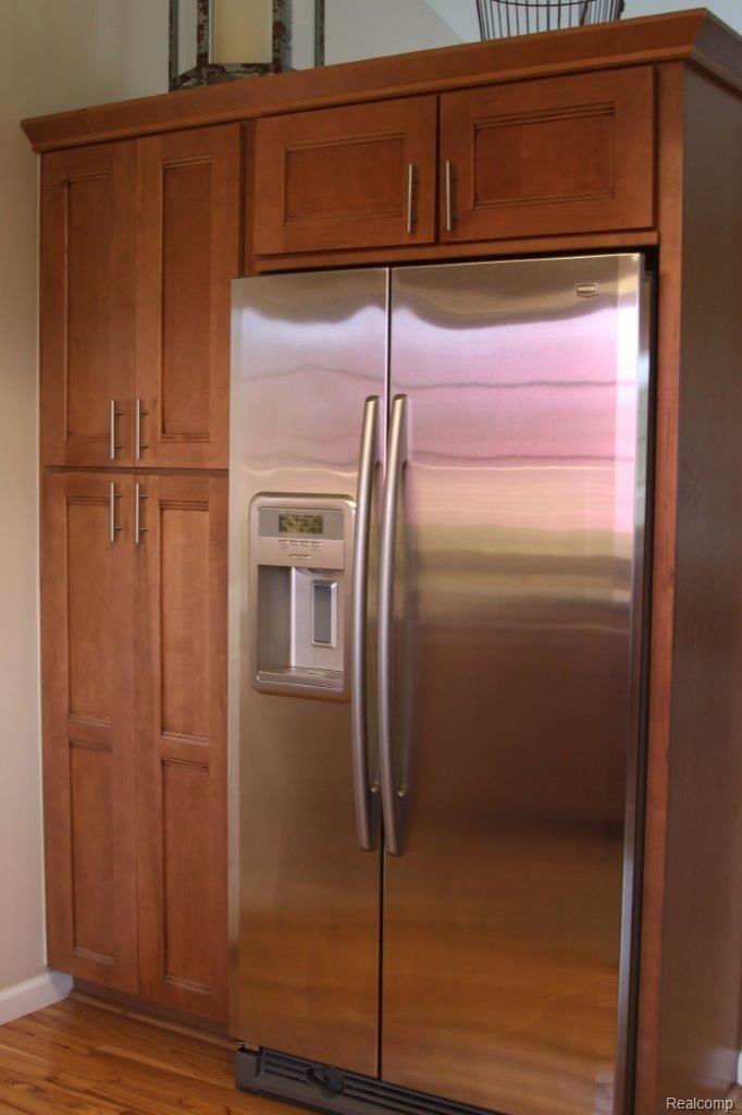 17201 Hickory Ridge Road Holly, MI 48442 - Photo 10 of 28 2-Ktichen 1.jpg