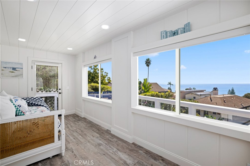 2915 Rounsevel Terrace Laguna Beach, CA 92651 - Photo 16 of 32 a view of a living room and window