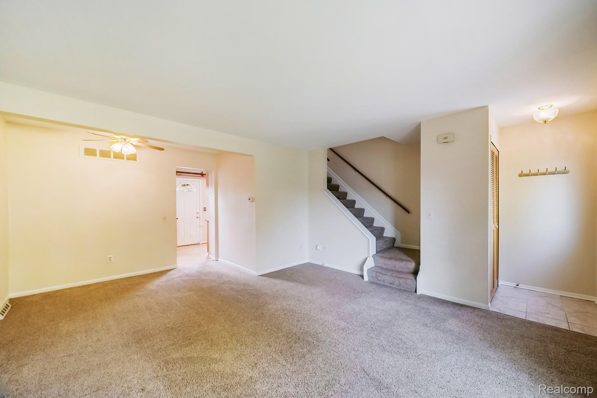 492 Baldwin Avenue Rochester, MI 48307 - Photo 4 of 21 003-photo--8601833.jpg