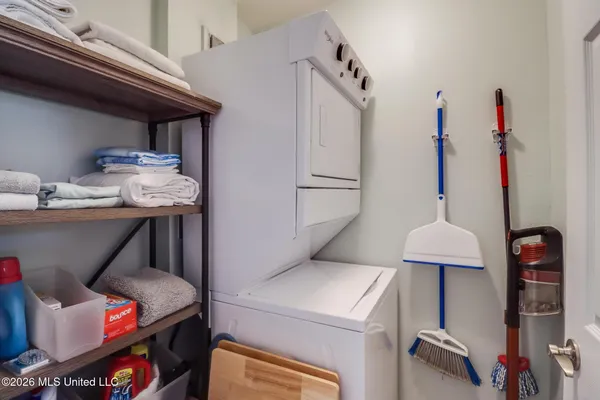 $1,800 | 1282 Beach Boulevard, Unit 209, Biloxi, MS 39530