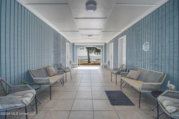 $1,800 | 1282 Beach Boulevard, Unit 209, Biloxi, MS 39530