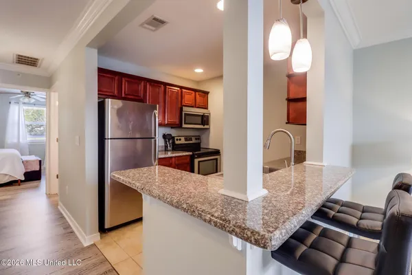 $1,800 | 1282 Beach Boulevard, Unit 209, Biloxi, MS 39530