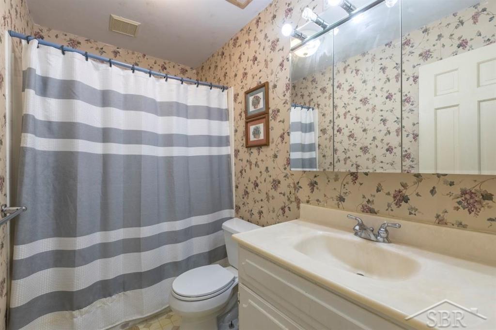 595 Stoneham Road Saginaw, MI 48638 - Photo 21 of 43 50180946-14f36a93-5394-48e0-a590-61b1d575ce63.JPG