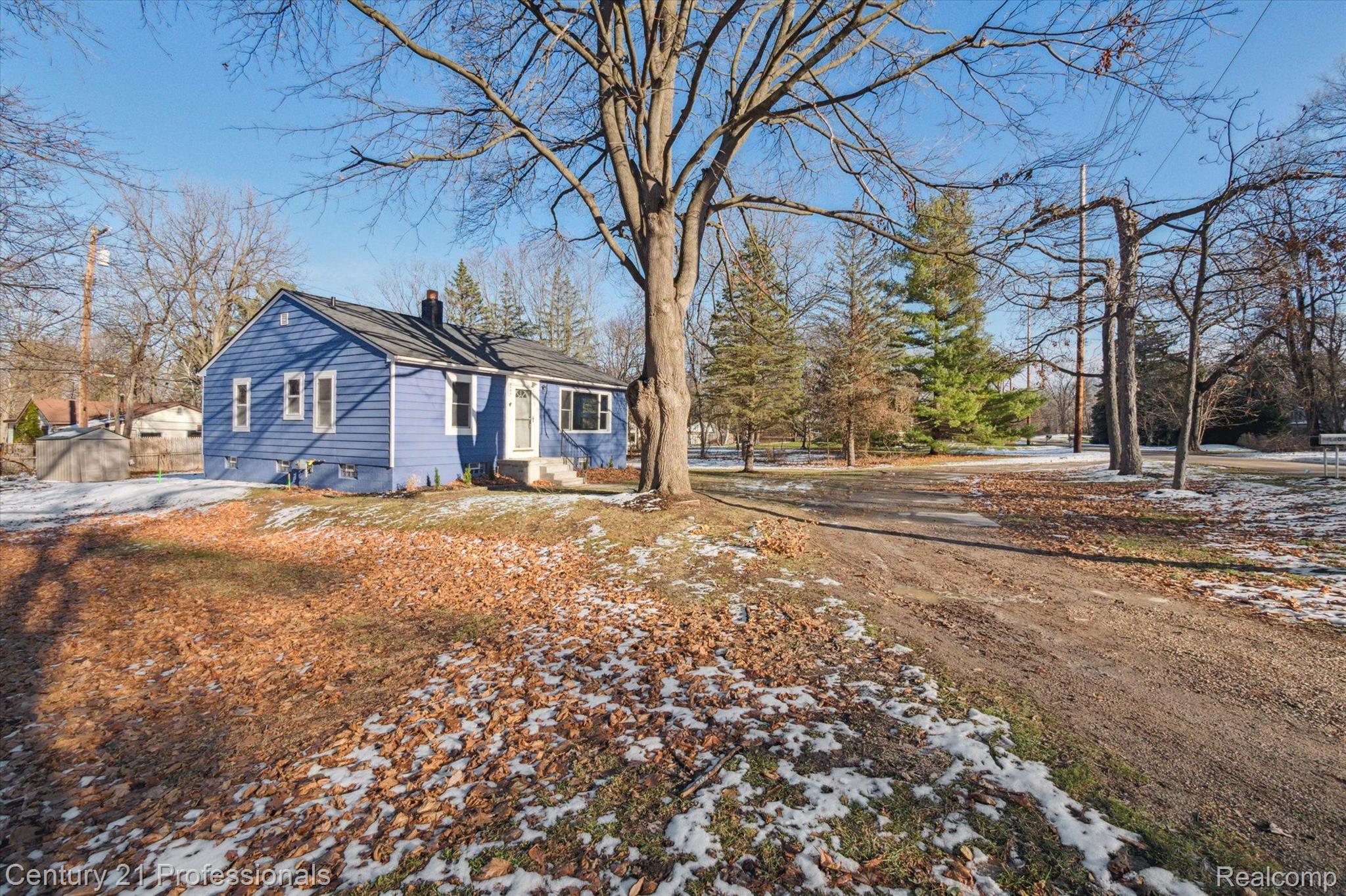 1808 Ward Road Bloomfield Hills, MI 48302 - Photo 3 of 32