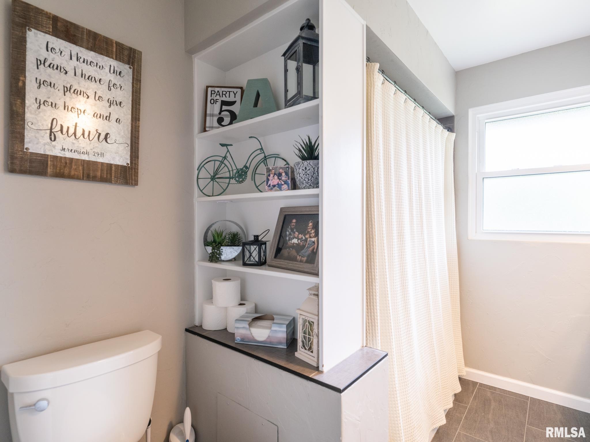 1105 Highview Road East Peoria, IL 61611 - Photo 12 of 28