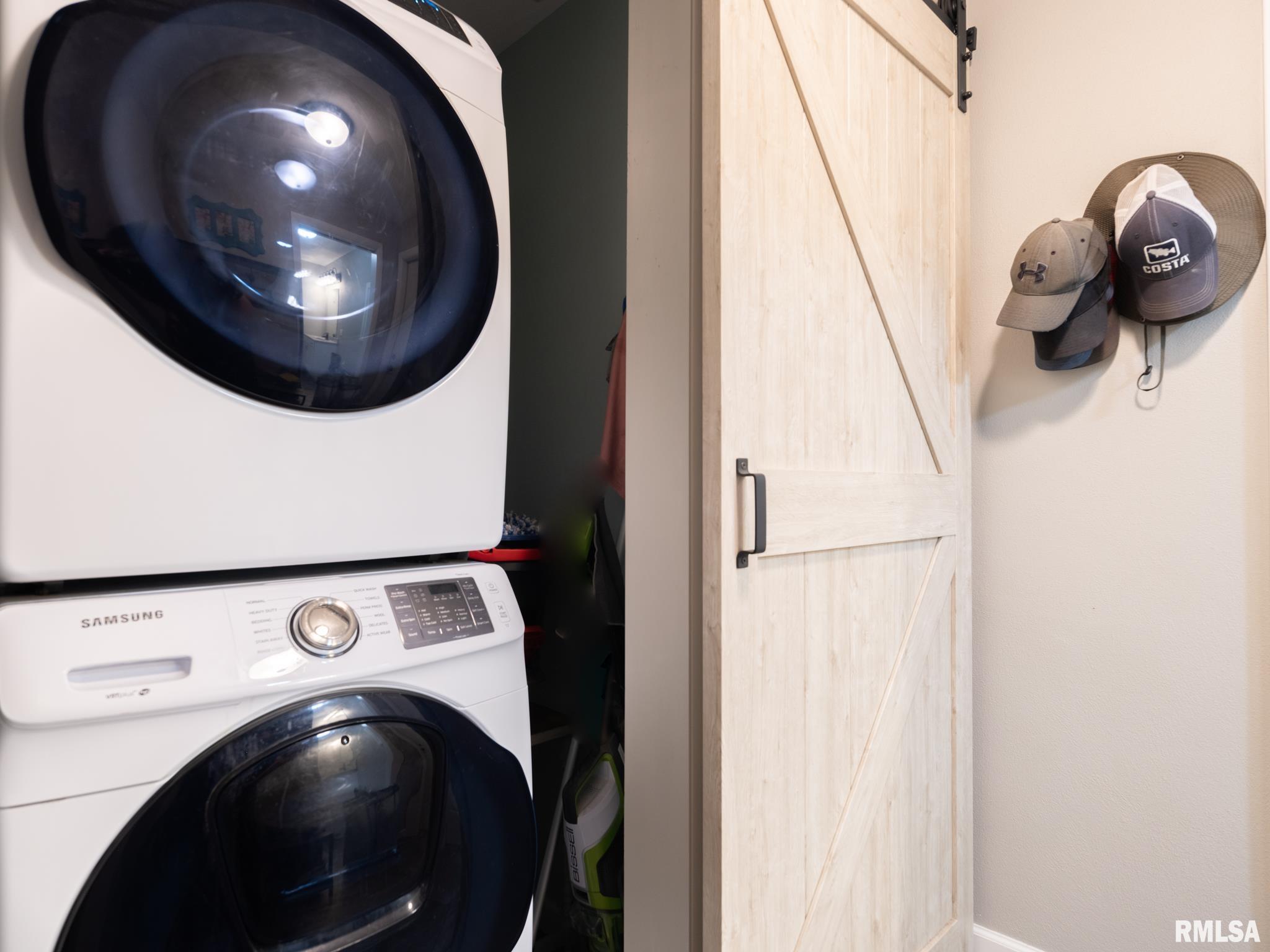 1105 Highview Road East Peoria, IL 61611 - Photo 17 of 28