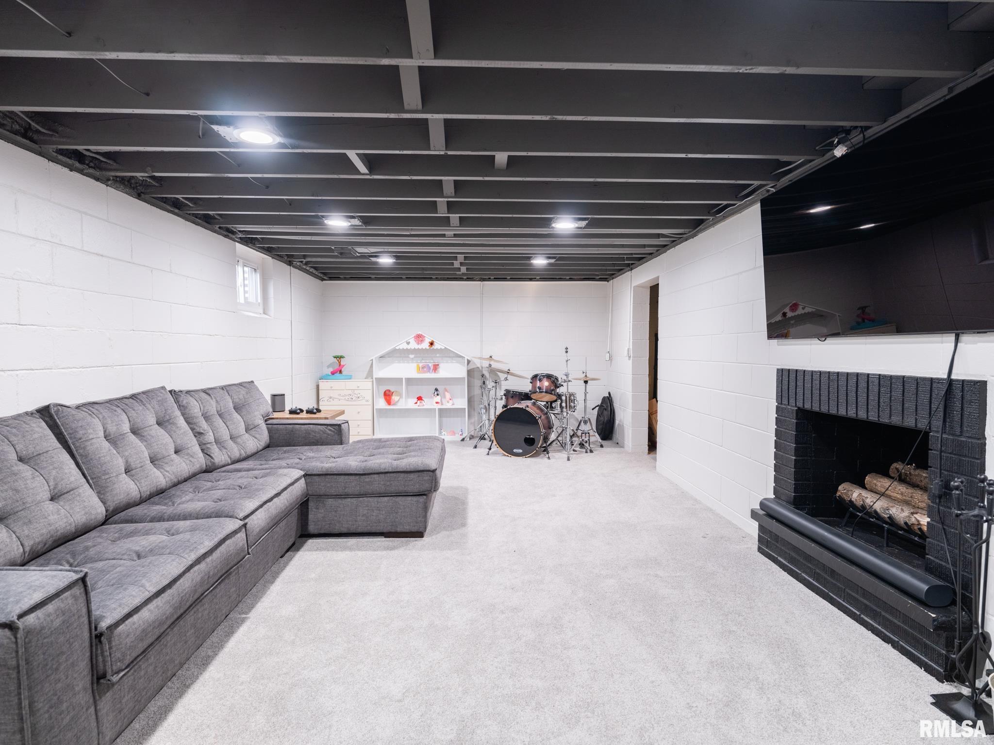 1105 Highview Road East Peoria, IL 61611 - Photo 18 of 28