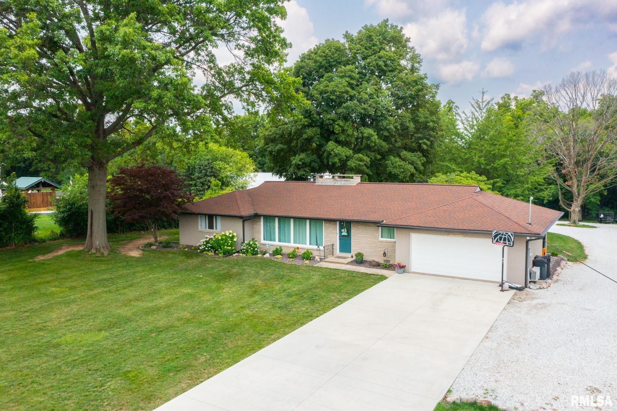 1105 Highview Road East Peoria, IL 61611 - Photo 2 of 28