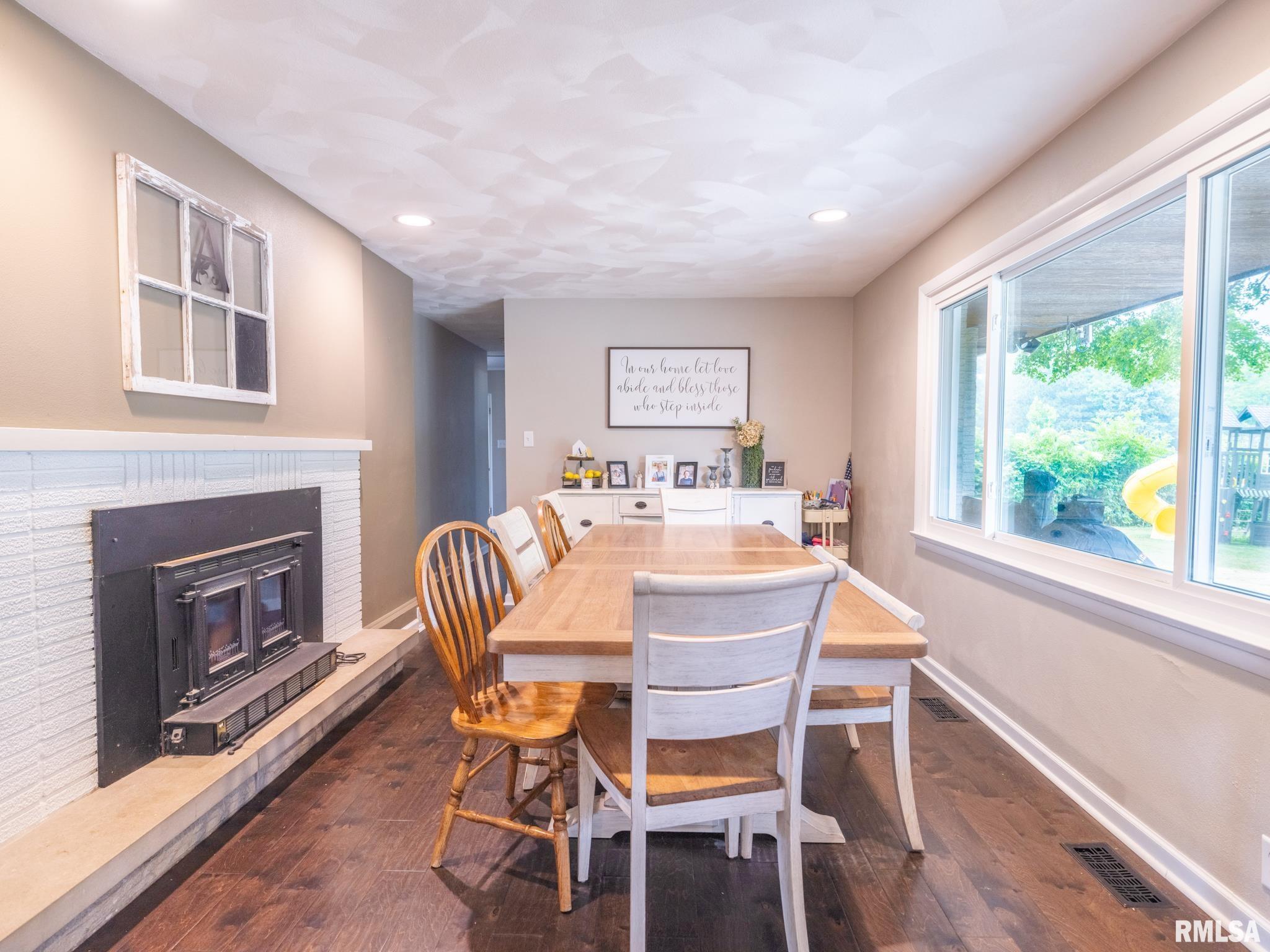 1105 Highview Road East Peoria, IL 61611 - Photo 6 of 28