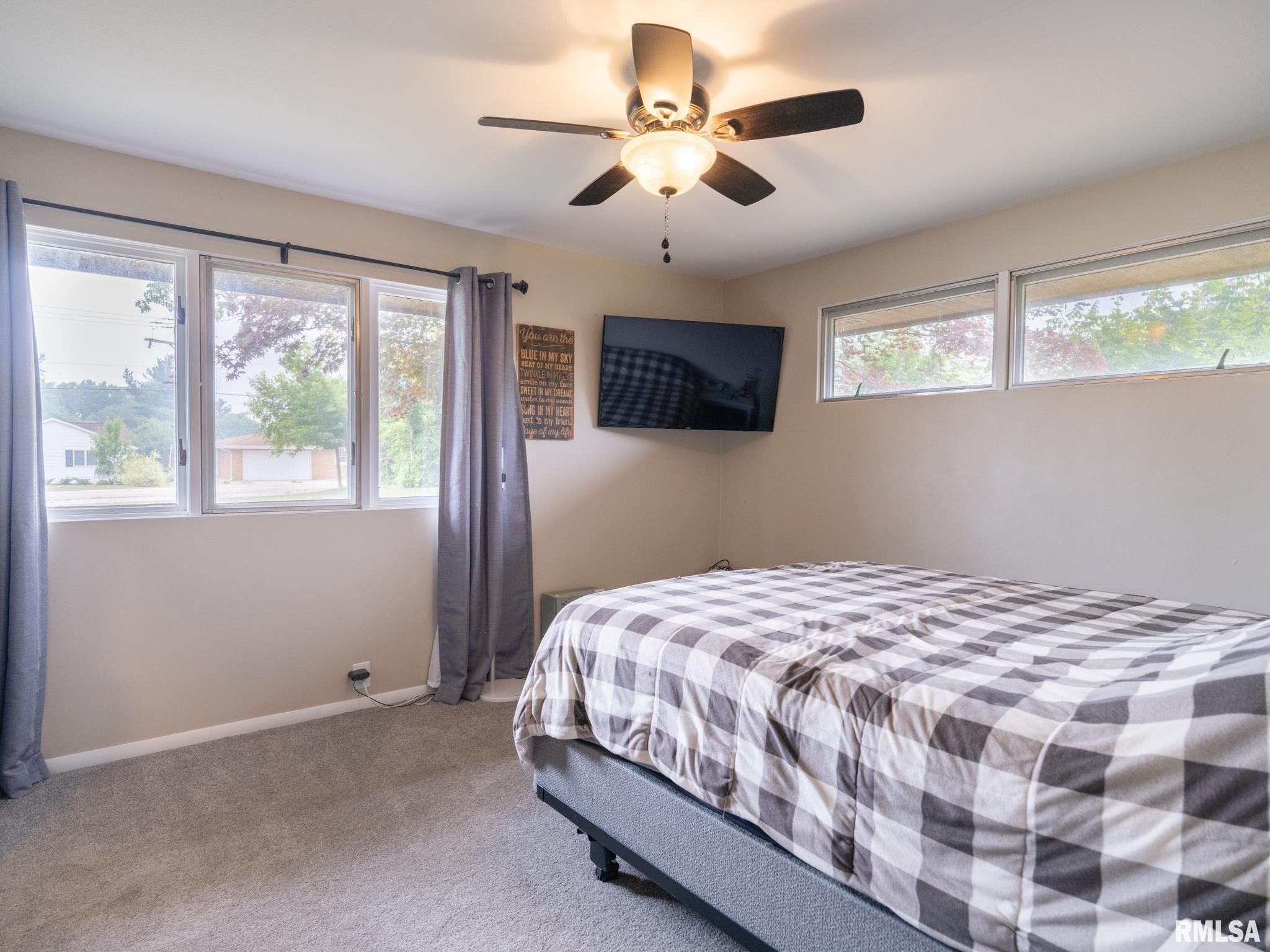 1105 Highview Road East Peoria, IL 61611 - Photo 10 of 28