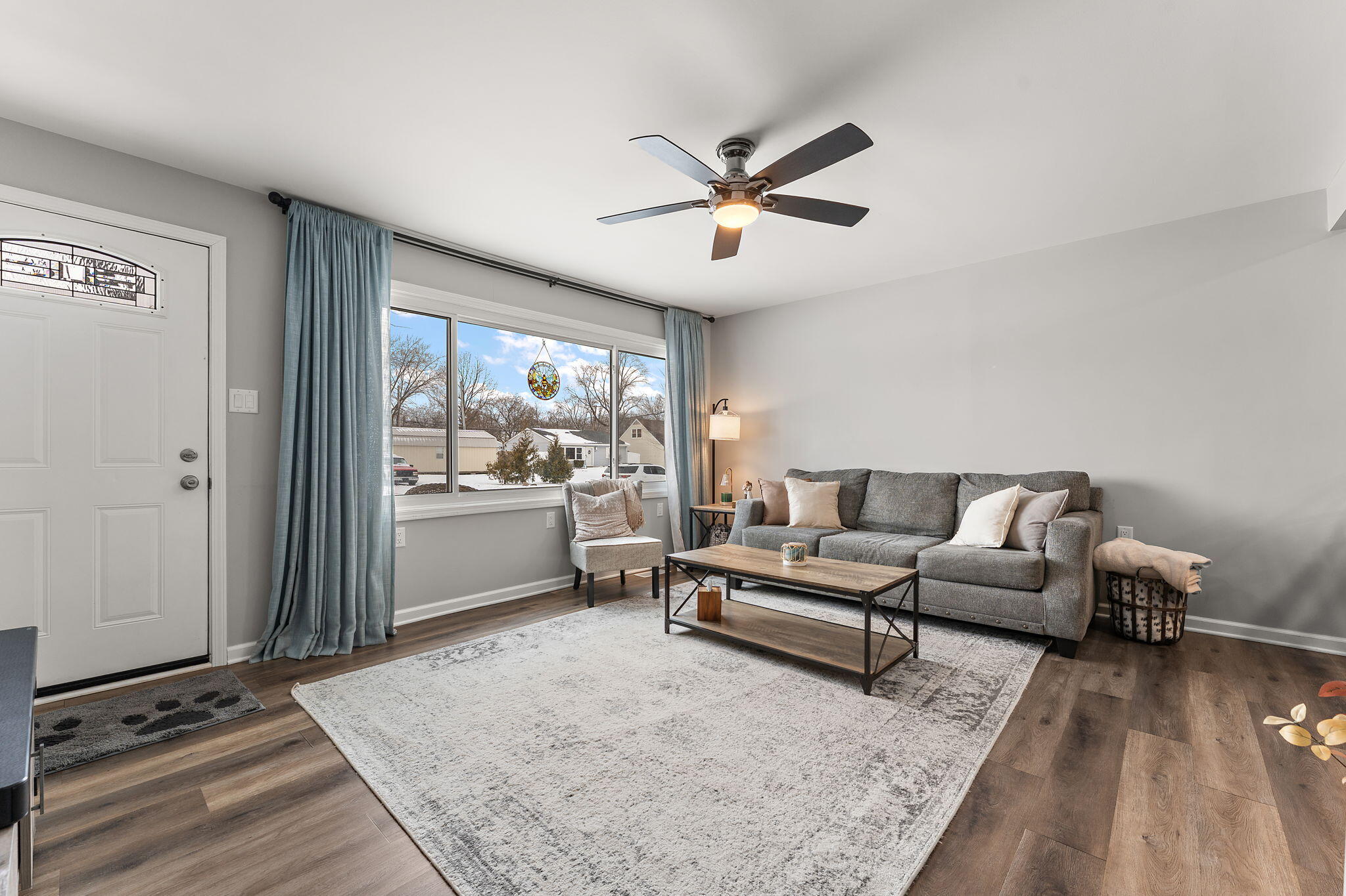 711 Juniper Road Valparaiso, IN 46385 - Photo 4 of 20 2048x1365