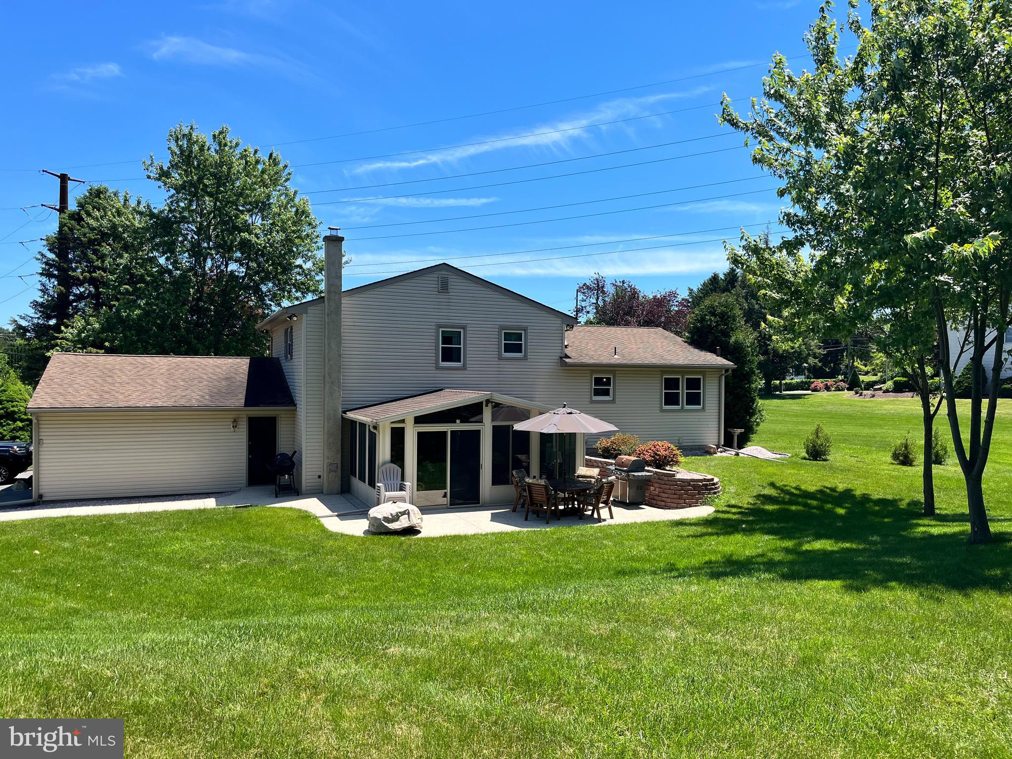 4067 East Texas Road Allentown, PA 18103 - Photo 2 of 37 a front view of a house with garden