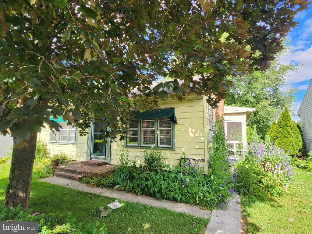 341 North Broad Street Lititz, PA 17543 - Photo 3 of 25