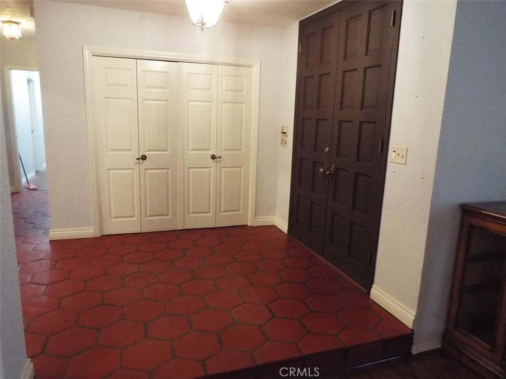 4444 Rochelle Place Encino, CA 91316 - Photo 10 of 19 Entrance Foyer