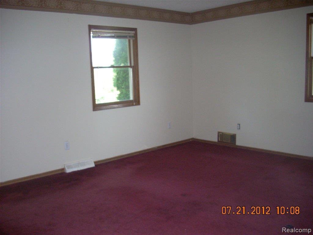 7055 Washburn Road Goodrich, MI 48438 - Photo 8 of 13 053.JPG