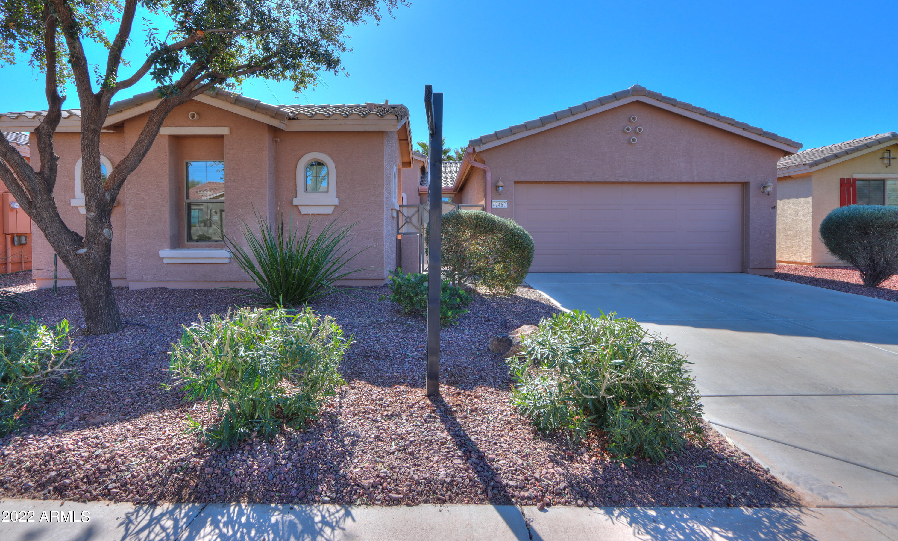 42467 Abbey Road Maricopa, AZ 85138 - Photo 2 of 62 02