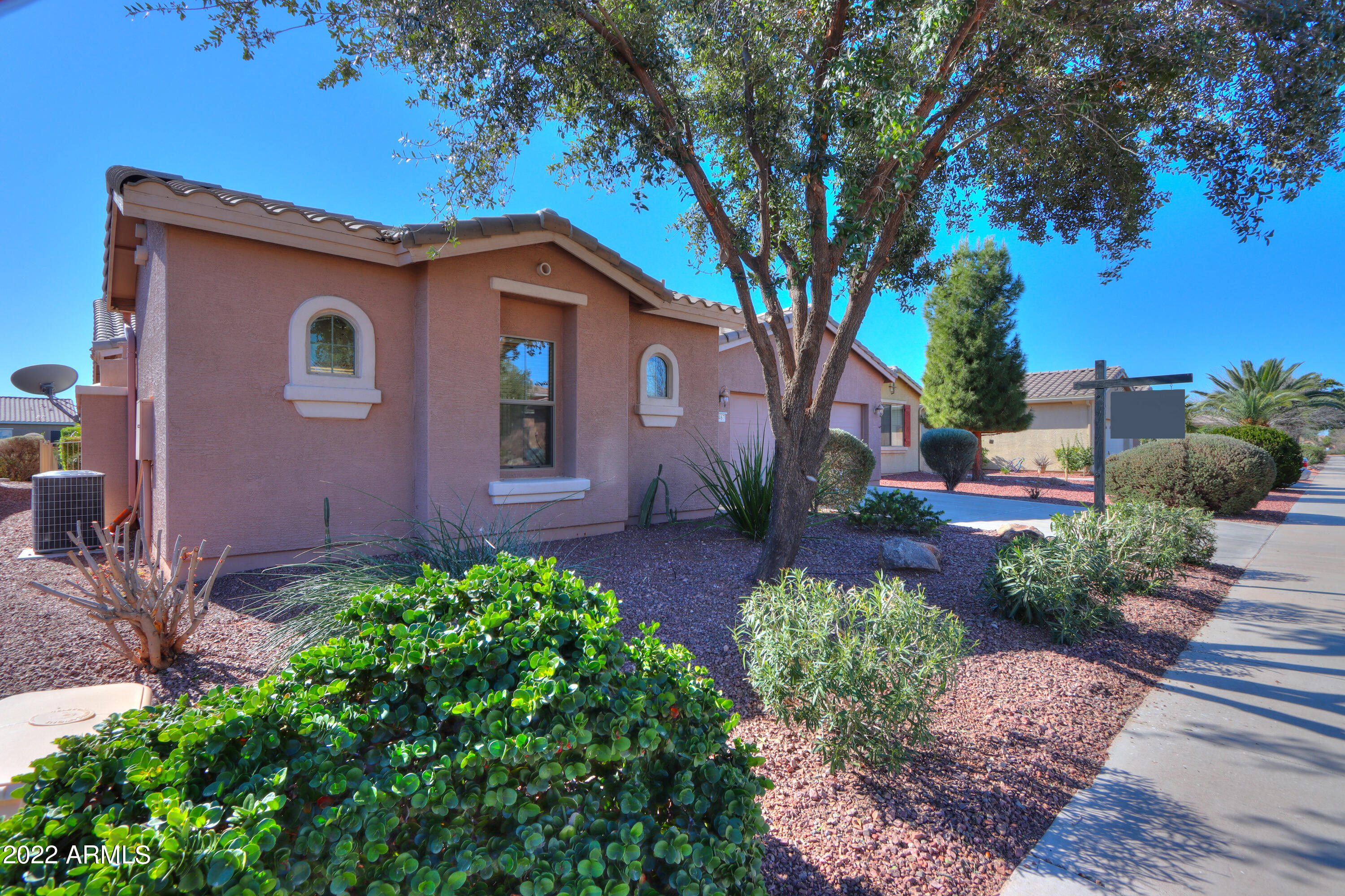 42467 Abbey Road Maricopa, AZ 85138 - Photo 4 of 62 04