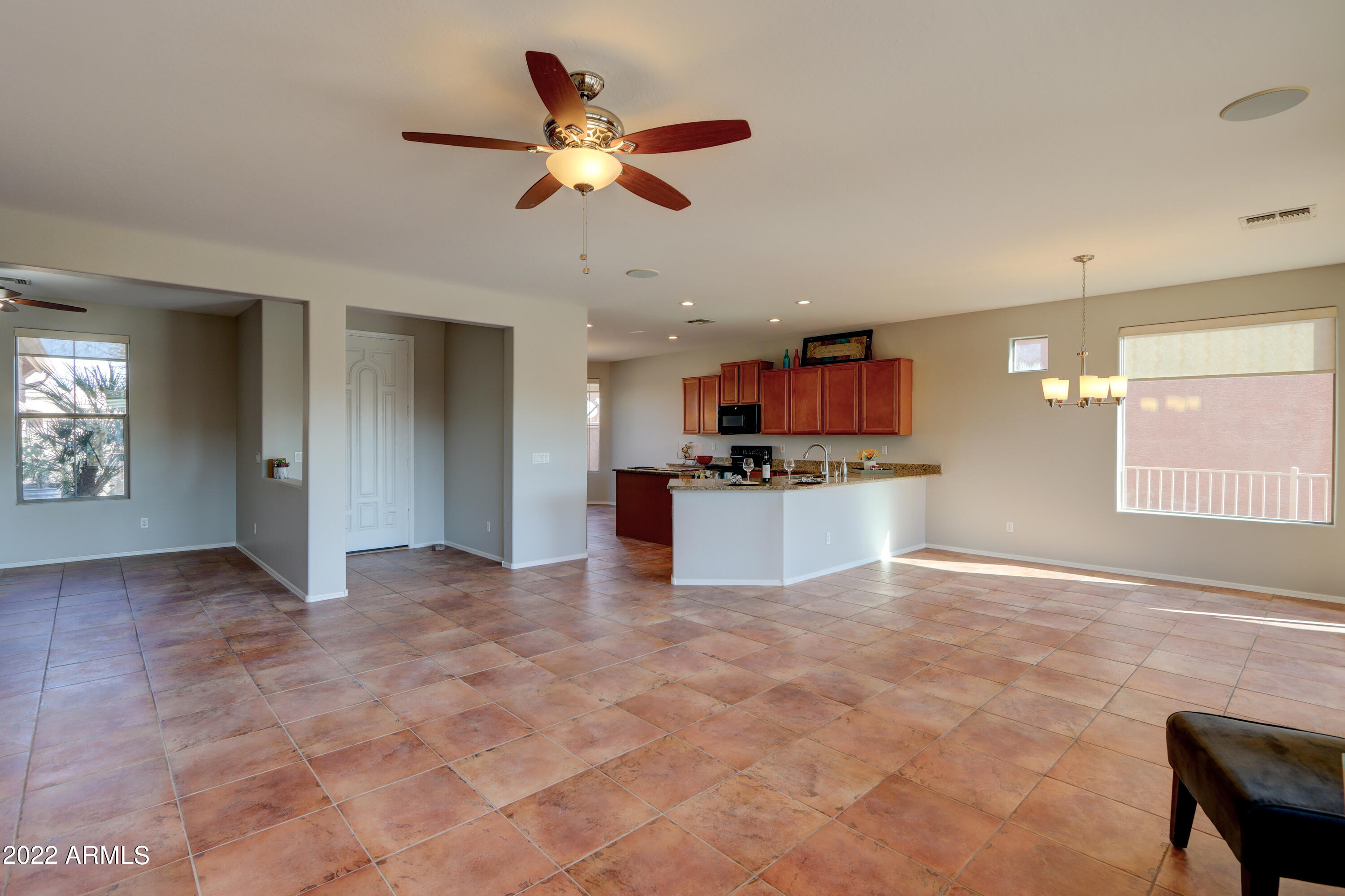 42467 Abbey Road Maricopa, AZ 85138 - Photo 7 of 62 07