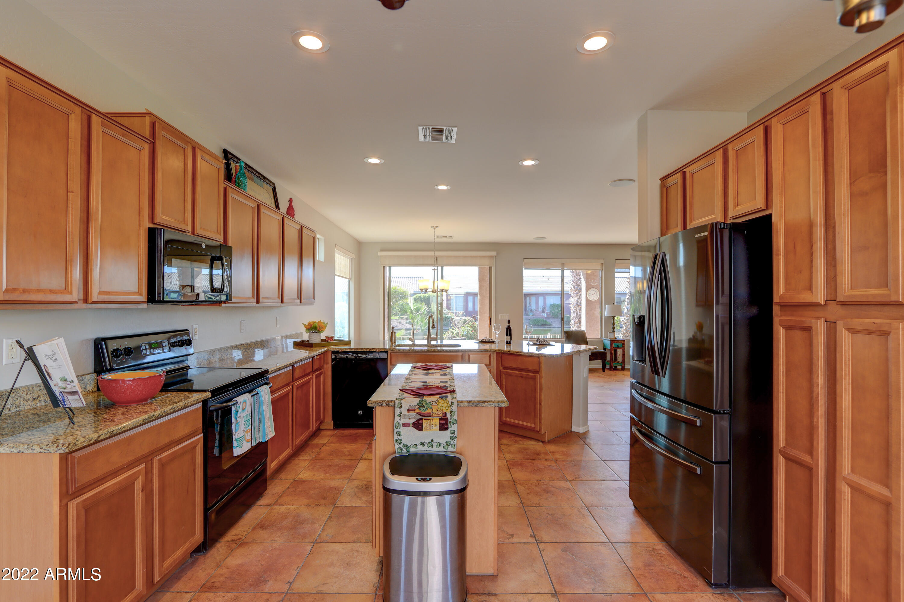 42467 Abbey Road Maricopa, AZ 85138 - Photo 10 of 62 10